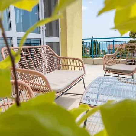 Stylish One Bedroom With Swimming Pool Varna