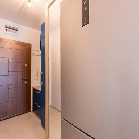 Stylish One Bedroom With Swimming Pool Appartement *