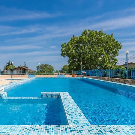 Stylish One Bedroom With Swimming Pool Appartement Varna